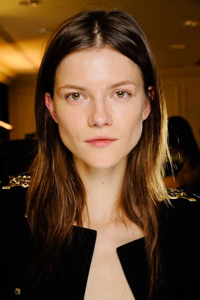 Look 3